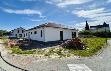 Heller, großzügiger Bungalow Neubau kurz vor Fertigstellung