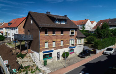 Renditestarkes Investment: 3-Familienhaus mit Gewerbeeinheit im attraktiven Ahanatal