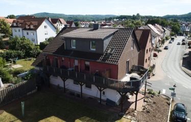 Renditestarkes Investment: 3-Familienhaus mit Gewerbeeinheit im attraktiven Ahanatal