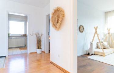 Modernes, exclusives 2-Familienhaus direkt am Naturschutzgebiet